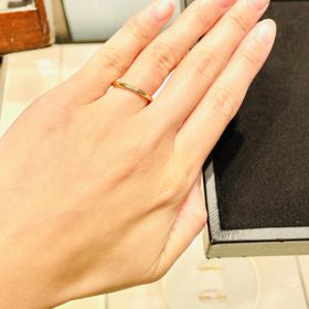 【ティファニー(Tiffany & Co.)の口コミ】 ネットでダイヤモンド付きの結婚指輪を探していた際、イメージに近いデザ…