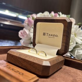 【TANZO.(鍛造指輪)の口コミ】 シンプルを重視しつつ、おしゃれなデザインを希望しておりました。
グリー…