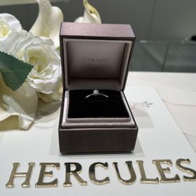 【アイプリモ(I-PRIMO)の口コミ】 正面から見ると大きなダイヤモンドが一番星のように輝きます。
横から見る…