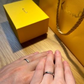 【ケイウノ ブライダル(K.UNO BRIDAL)の口コミ】 シンプルなリングにそれぞれ、マット加工とダイヤを入れ自分たちのオリジ…