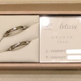 【insembre(インセンブレ)の口コミ】 飽きのこないデザインを選んでいました。とくに長くつけるものなのでプラ…