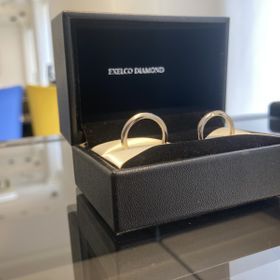 【エクセルコダイヤモンド(EXELCO DIAMOND)の口コミ】 新郎だけでなく、新婦の方にもつや消し加工がされており、指輪のデザイン…