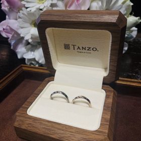【TANZO.(鍛造指輪)の口コミ】 ジュエリーがついているものより、単体で美しい指輪が良いと思い、担当の…
