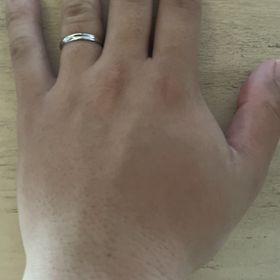 【ジュエリーソネット】の口コミ 指輪のデザインはシルバーでシンプルなものになっている。サイズは1番細身...