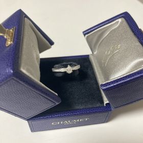 【ショーメ(CHAUMET)の口コミ】 ペアシェイプのダイヤモンドの形が絶妙で可愛いです。キラキラと白い上品…