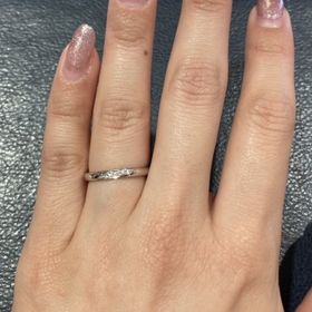 【ROYAL ASSCHER(ロイヤル・アッシャー)の口コミ】 ダイヤモンドは少ないながらも煌めきがあり、白くエレガントに輝いている…