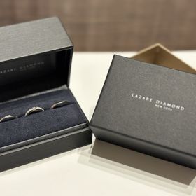 【ラザール ダイヤモンド(LAZARE DIAMOND)の口コミ】 婚約指輪と重ねて着けたいと思っていたので、店員さんに相談すると、とて…