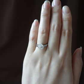 【ハリー・ウィンストン(Harry Winston)の口コミ】 この指輪の購入の決め手は、まずデザインがとても気に入ったということと…