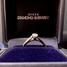 【銀座ダイヤモンドシライシの口コミ】 定番デザインっぽくありながら、ウェーブがかったデザインが昔すぎない雰…