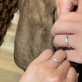 【杢目金屋(もくめがねや)の口コミ】 この指輪を試着したいと思った決め手は、3つございます。1つ目は、ゴール…
