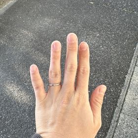 【ティファニー(Tiffany & Co.)の口コミ】 シンプルで飽きないデザインでした。プラチナはいつまでも輝いていて3連の…