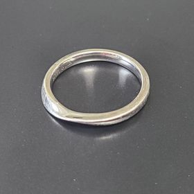 【ケイウノ ブライダル(K.UNO BRIDAL)の口コミ】 デザインについては、シンプルながらも特徴のあるものになっています。
ま…