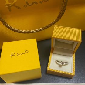 【ケイウノ ブライダル(K.UNO BRIDAL)の口コミ】 シンプルで王道なデザインです。指輪の内側には二人の思い出を示すデザイ…