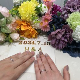 【アイプリモ(I-PRIMO)の口コミ】 女性の方はペールブラウンゴールドの色の入ったもので、上品さと可愛らし…