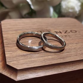【TANZO.(鍛造指輪)の口コミ】 鍛造製法と呼ばれる、丈夫なものを作る金属加工での指輪は長年使うのに相…