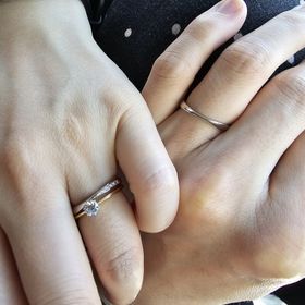 【銀座ダイヤモンドシライシの口コミ】 私は普段からアクセサリーは全く着けないが、このリングは着けている感覚…
