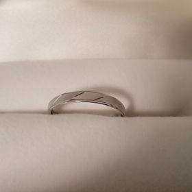 【PILOT BRIDAL(パイロットブライダル)の口コミ】 店舗についてから、色々なブランドを見て回りましたが、シンプルなデザイ…