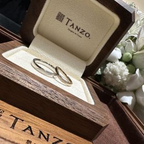 【TANZO.(鍛造指輪)の口コミ】 店員さんの丁寧なご説明で知ったのですが、職人さんが一点一点手作りなの…