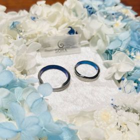 【SORA(ソラ)の口コミ】 指輪の内側に好きな色を入れることができます。私は青色が大好きですが、…