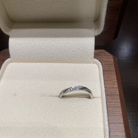 【TANZO.(鍛造指輪)の口コミ】 オリジナルで自分でデザインを作れたところが良かったです。
デザインを決…