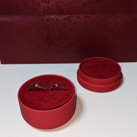 【AFFLUX(アフラックス)の口コミ】 デザインは彼女が気に入った物をチョイスしました。
価格帯としては比較的…