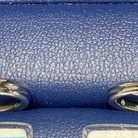 【銀座ダイヤモンドシライシの口コミ】 お揃いであることがわかる形のデザイン、微妙に異なるストーンの入り方、2…