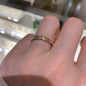 【ISLANDS(アイランズ)の口コミ】 指輪のデザインはシンプルなものから華やかなものまでたくさんありました…