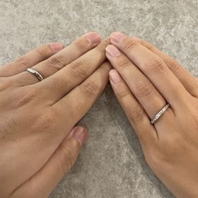【TRECENTI(トレセンテ)の口コミ】 ハーフエタニティのデザインの中でも、着け心地が抜群で、他の指輪とデザ…