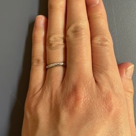 【4℃ BRIDAL(ヨンドシーブライダル)の口コミ】 私は自分の好みの付け心地、形、ダイヤの量の指輪を見つけられました。
彼…