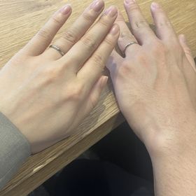 【Flowaves(フロウェーブス)の口コミ】 シンプルで王道のデザイン
重ね付けもできるところがいいなと思います
プ…