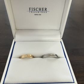 【FISCHER(フィッシャー)の口コミ】 指輪のデザインは2ミリくらいの指輪を２つ組み合わせたとても変わったデザ…