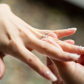 【ティファニー(Tiffany & Co.)の口コミ】 シンプルなデザインなので、どのような場面でも、年齢を重ねてもつけやす…