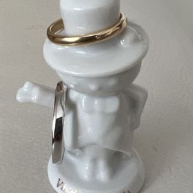 【ヴァンドーム青山(VENDOME AOYAMA)の口コミ】 シンプルで飽きのこないデザイン
結婚指輪で購入しましたが、シルバーとゴ…