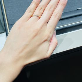 【ラザール ダイヤモンド(LAZARE DIAMOND)の口コミ】 ダイヤの輝きはもちろん、着け心地の良さに驚きました。外資のブランドで…