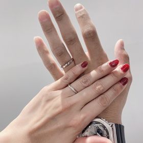 【アイプリモ(I-PRIMO)の口コミ】 女性の方のデザインがひっくり返すとまた違うデザインが出てきて、すごく…