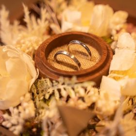 【鎌倉彫金工房の口コミ】 素材　プラチナ900
デザイン　平打ち
              甲丸
仕上げ　ヘアラ…