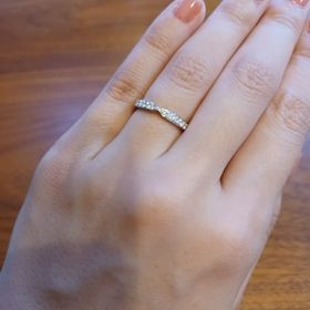 【ラザール ダイヤモンド(LAZARE DIAMOND)の口コミ】 全体がキラキラしていて、とにかく着けててテンションが上がります！太す…