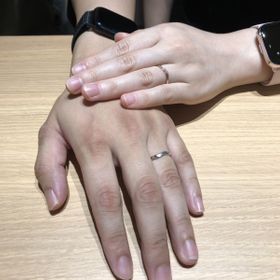 【NEUSPUR(ノイシュプール)の口コミ】 ウェーブのフォルムで指が綺麗にみえ、ダイヤが多く入っていることで特別…