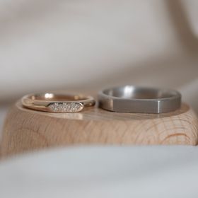 【Cayof(カヨフ)の口コミ】 ★レディースリング
・ボリュームのあるリングだと手が負ける
・シャンパン…