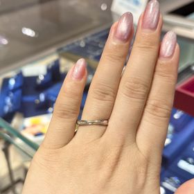 【ROYAL ASSCHER(ロイヤル・アッシャー)の口コミ】 webで見て気になっていたので実際に見に行きました。
中央に捻りがあるの…