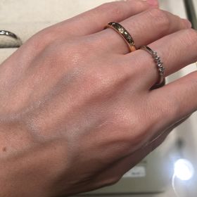 【Joie de treat.(ジョア・ドゥ・トリート)】の口コミ 星が散りばめられたように見える、ダイヤがいくつか埋まったデザイン、丸み...