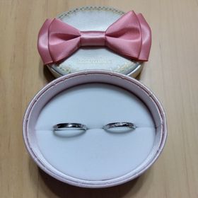 【insembre(インセンブレ)の口コミ】 2人でお揃いのデザイン、女性用に小さなダイヤが入っている物を探していま…