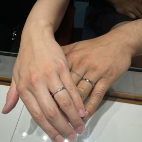 【銀座ダイヤモンドシライシの口コミ】 付け心地もいいし、可愛い！
ダイヤのキラキラは好きだけど目立ちすぎてギ…