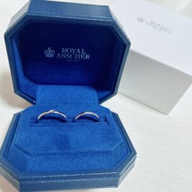 【ROYAL ASSCHER(ロイヤル・アッシャー)の口コミ】 シンプルでかつキラキラしていて目に入る度に心踊ります。仕事中でもプラ…