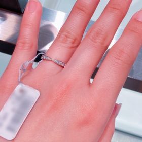 【ティファニー(Tiffany & Co.)の口コミ】 エタニティのような、ダイヤがたくさんついて華やかな指輪を探していたと…