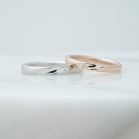 【THREE TREES(スリーツリーズ)の口コミ】 手作り結婚指輪のお店「THREE TREES」さんです。デザインや素材決めから始…