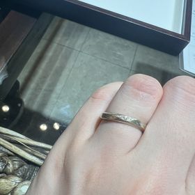 【杢目金屋(もくめがねや)の口コミ】 個性的なデザインがかなり多く、他ブランドとも被りづらい。日本的なデザ…