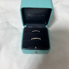 【ティファニー(Tiffany & Co.)の口コミ】 シンプルで、落ち着いた感じがします。ダイヤなしも検討しましたが、やっ…