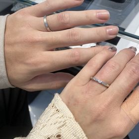 【エクセルコダイヤモンド(EXELCO DIAMOND)の口コミ】 2人のデザインは違うけどペアなのが良かったです！
着け心地も良くて、デ…