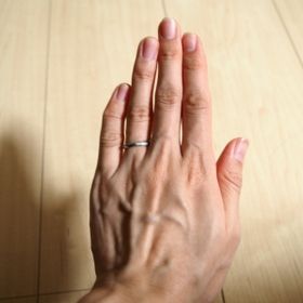 【STAR JEWELRY(スタージュエリー)の口コミ】 指が細く見えるデザインであること。ツイストのデザインが好きで、その系…